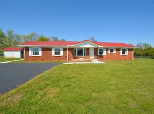 1462 Stroudville Rd, Adams, TN 37010