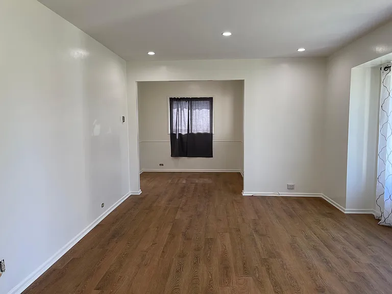 Living room / dining room