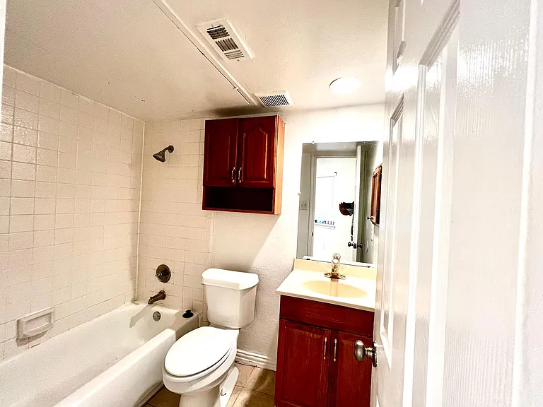 9839 Walnut St #305 — Photo 10