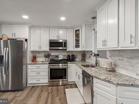 5th image of 45 Jefferson St