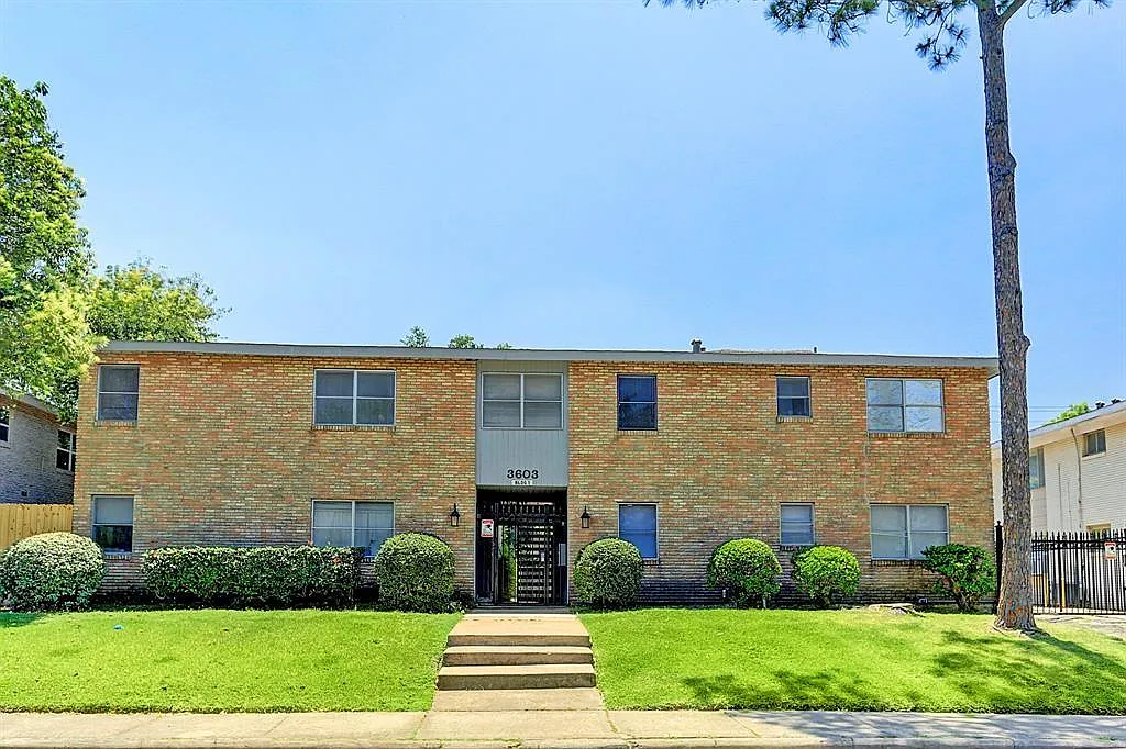 2 bed, 1.0 bath, 925 sqft, $1,195 — Photo 1