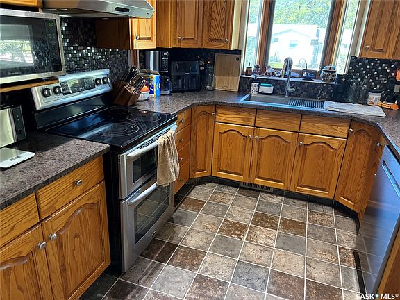 4th image of 133 2nd Avenue NE