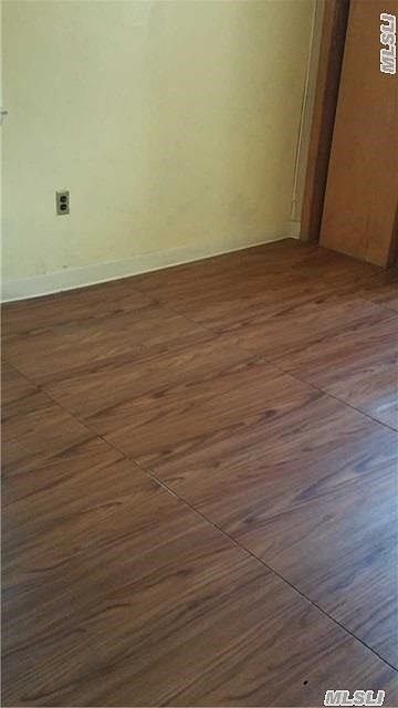 2nd image of 3912 Murray St
