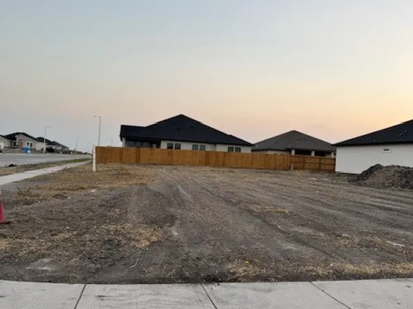 1469 Natashia Ln, Corpus Christi, TX 78415