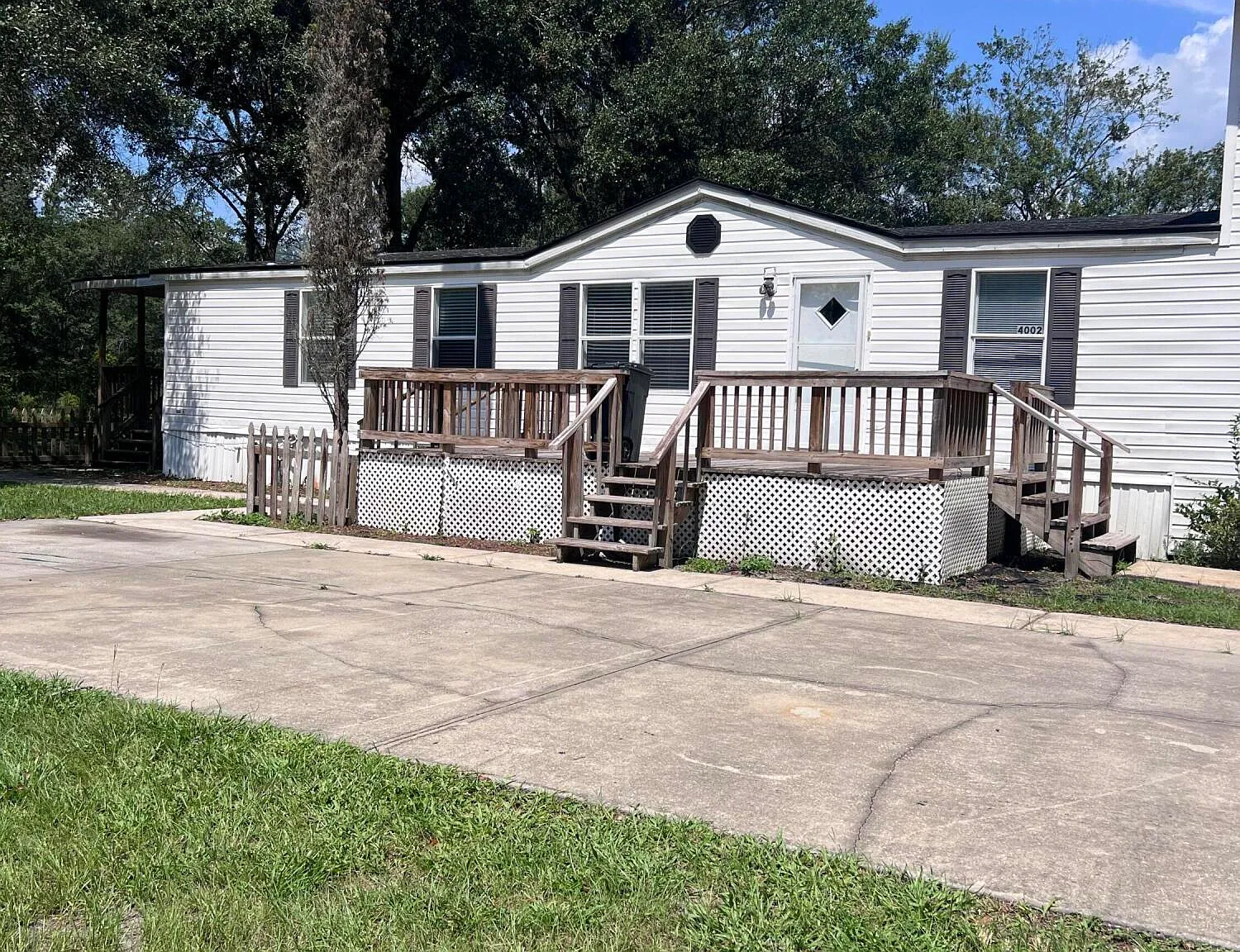 3 bed, 2.0 bath, 1296 sqft, $1,600 — Photo 2