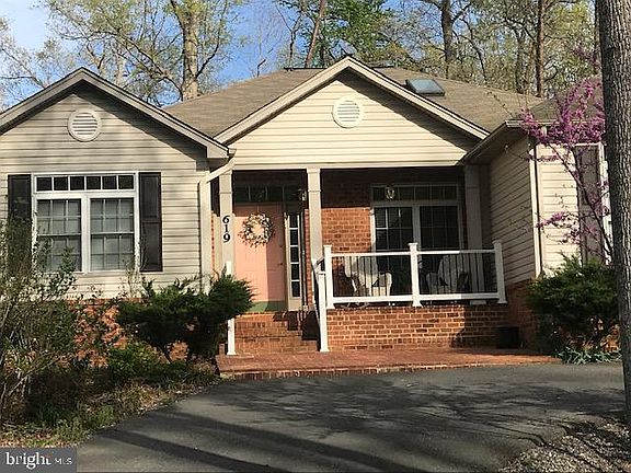 2nd image of 625 Mount Pleasant Dr