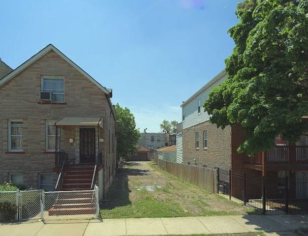 2nd image of 2715 W Wilcox St