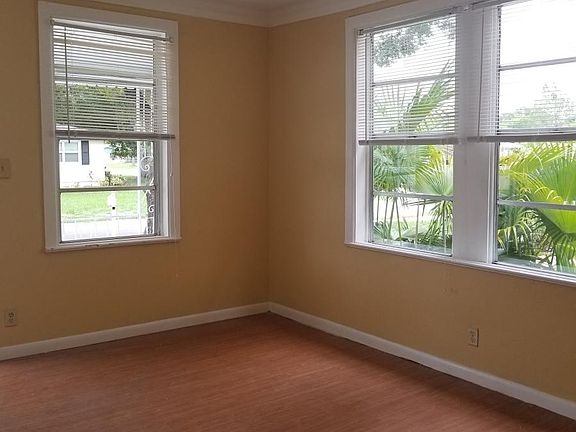 2nd image of 2504 W Lemon St