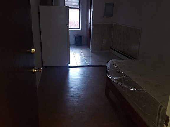 3rd image of 6235 Haverford Ave Floor 2