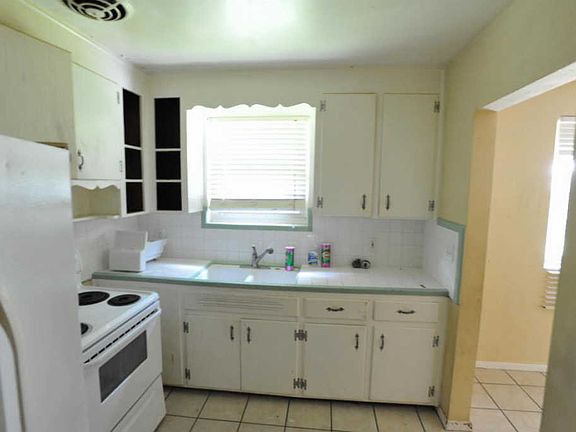4th image of 3742 Barmer Dr