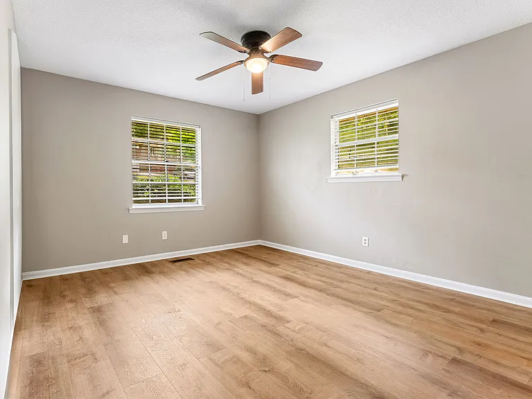 7166 Holland Ln — Photo 14
