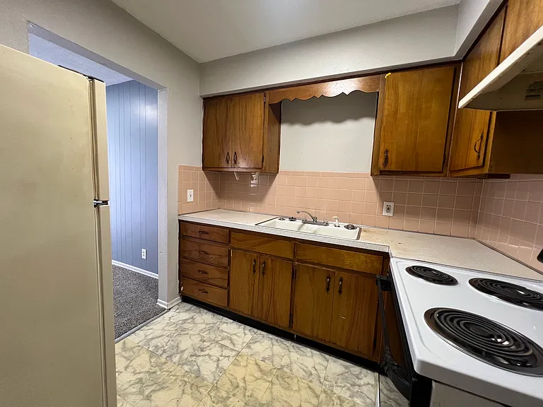 2405 Patrick Dr #5 — Photo 4