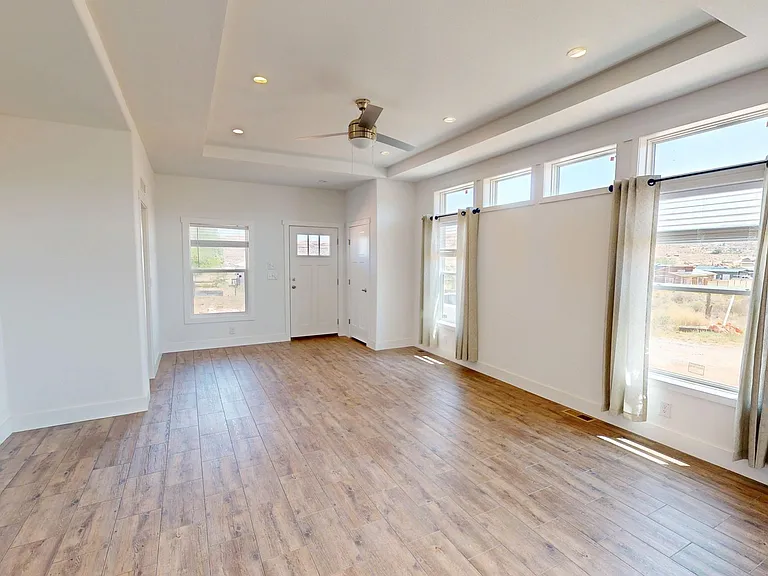 2070 Starbuck Ln — Photo 4