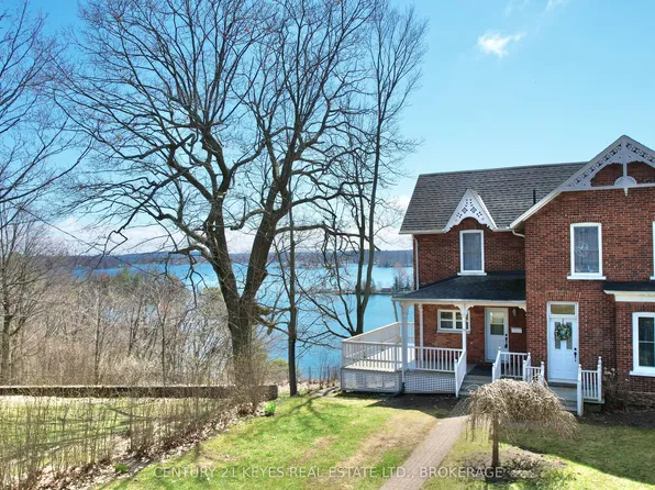 13 Windsor Dr E, Gananoque, ON K7G 2C9