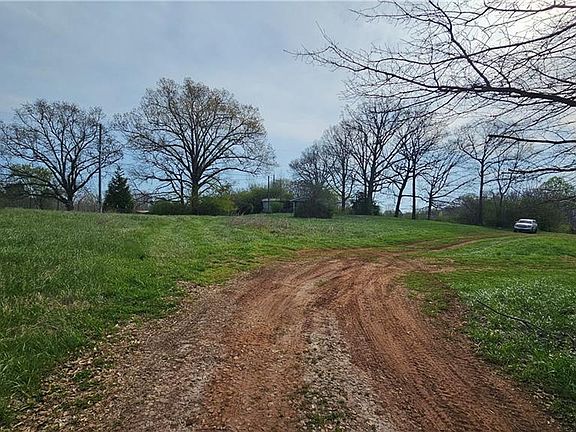 3rd image of 749 Chambers Rd #2