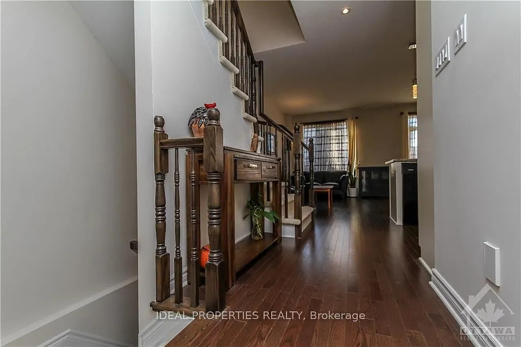 3 bed, $2,550 — Photo 4