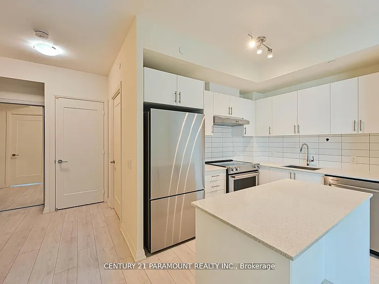 9000 Jane St #220 — Photo 13