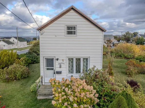 32 Arthur St, Glace Bay, NS B1A 3Y4