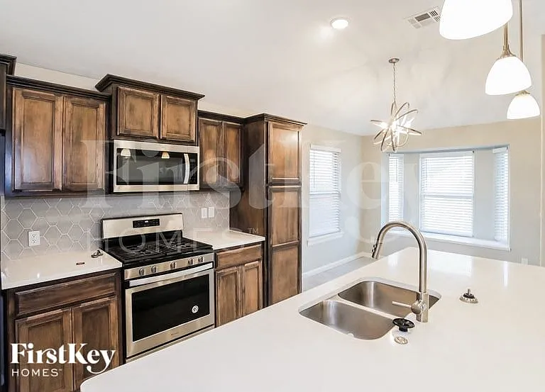 9200 SW 48th Ter — Photo 6