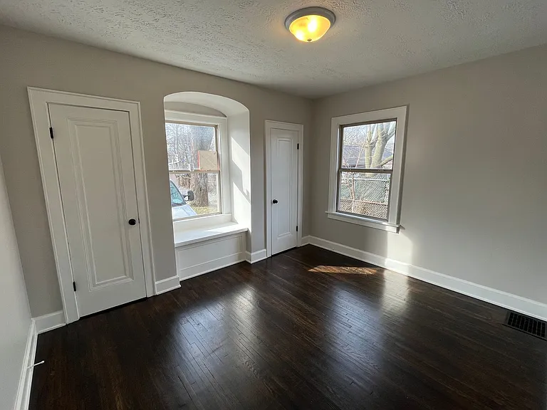 465 E Hudson St — Photo 10