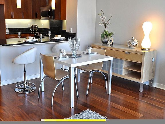 Living Room (facing Kitchen)