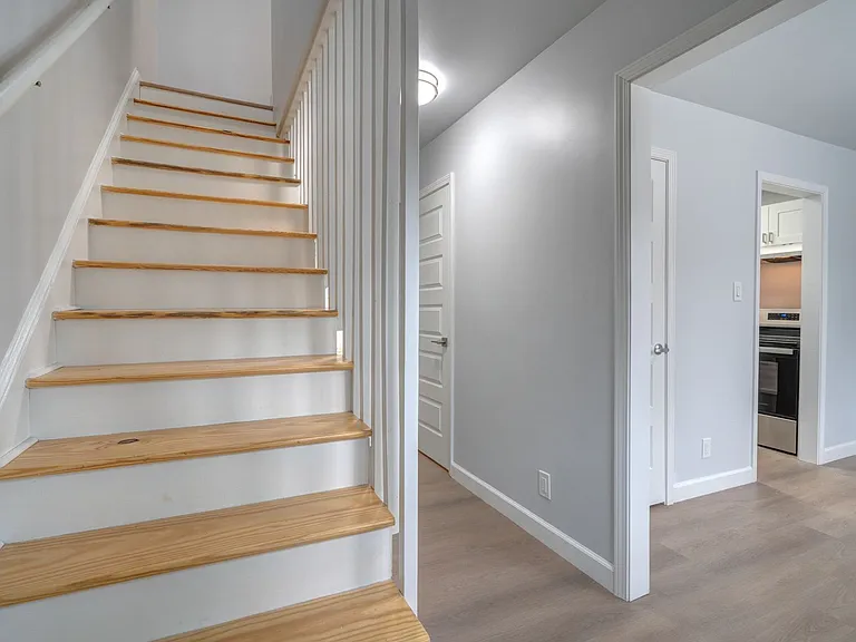 105 Tee Street — Photo 5