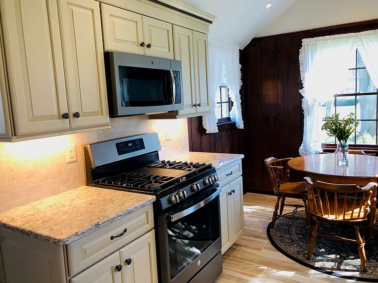 70 Jefferson Rd — Photo 4