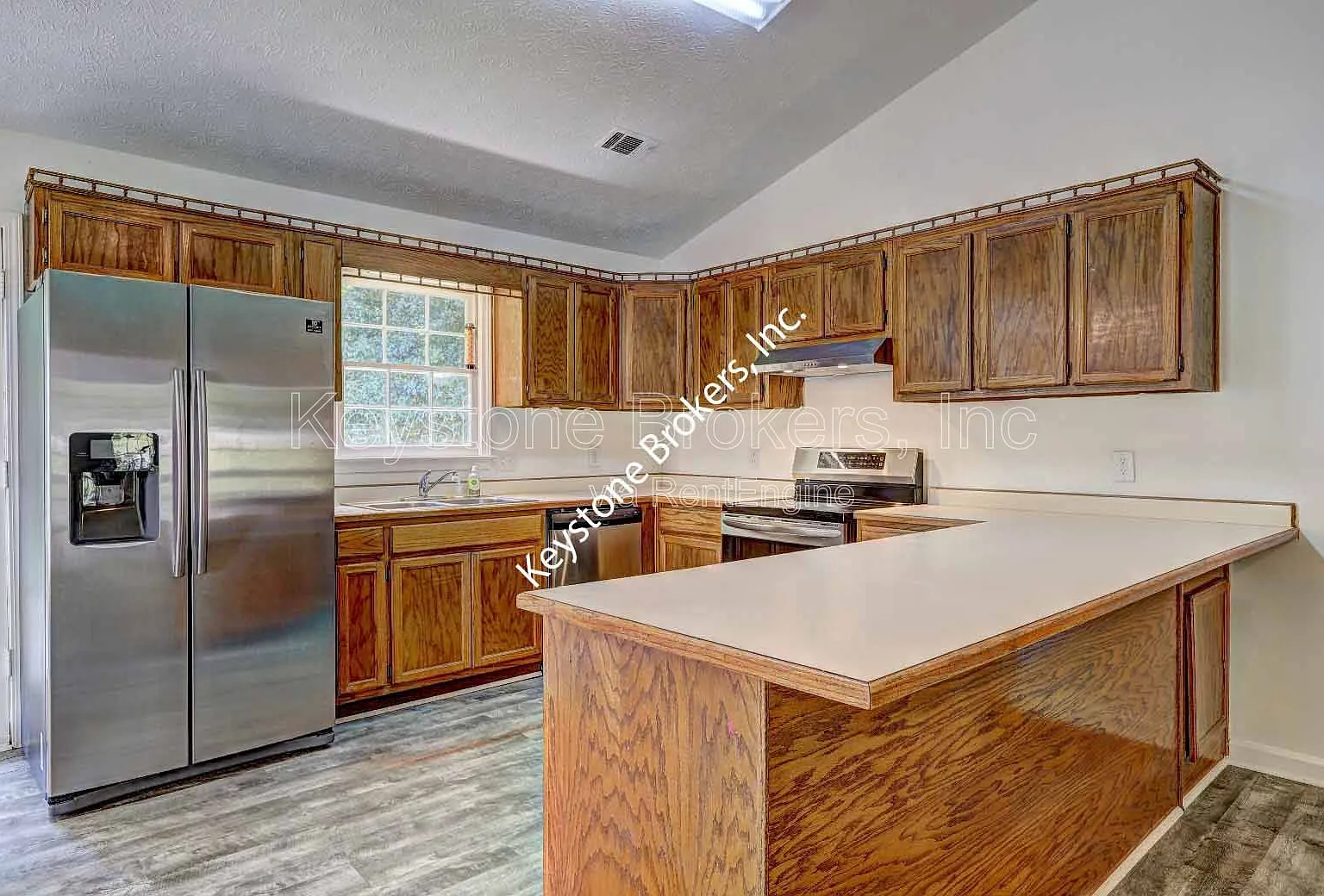 3 bed, 2.0 bath, 1381 sqft, $1,550 — Photo 4