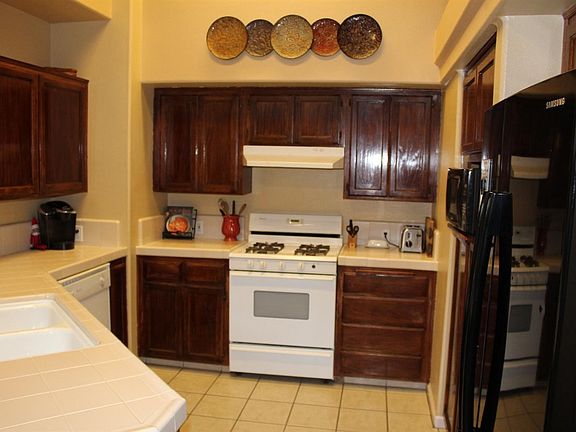 3rd image of 1611 E Dorothea Ave