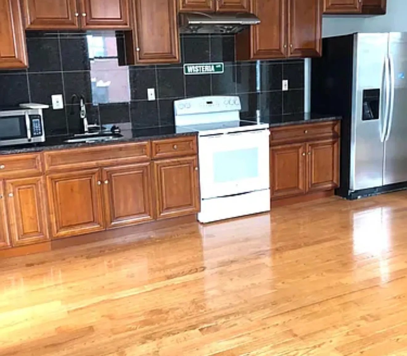 3 bed, $2,000 — Photo 3