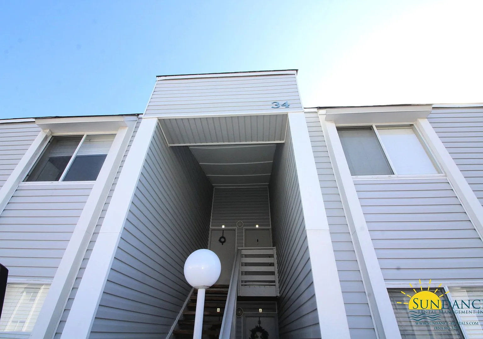 Beautiful 2 Bedroom Unit at Finisterra! — Photo 1
