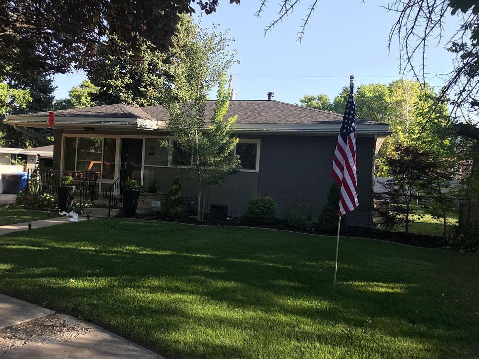 1st image of 751 E Lake Cir