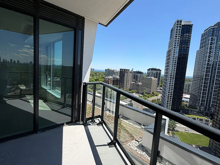 60 Central Park Dr #2206 — Photo 21