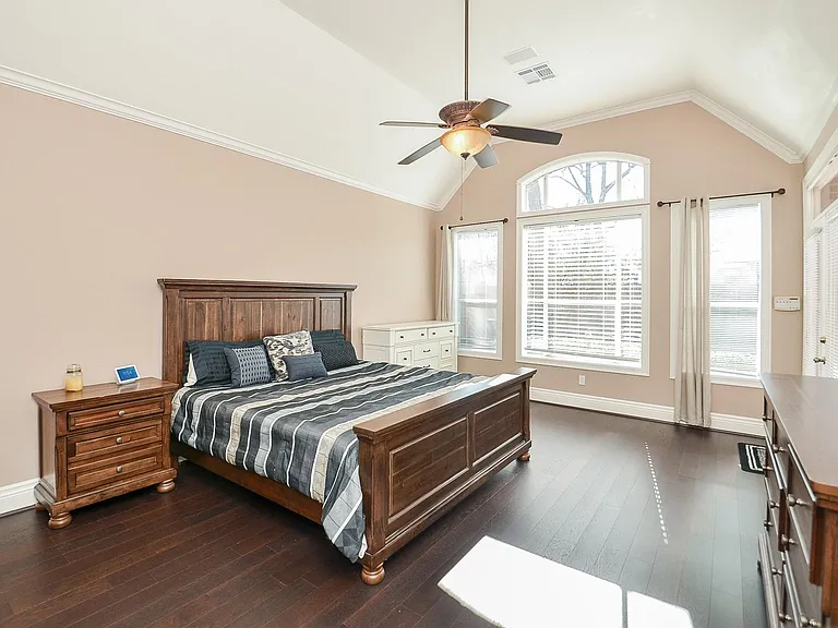 5835 Stratford Gardens Dr — Photo 13