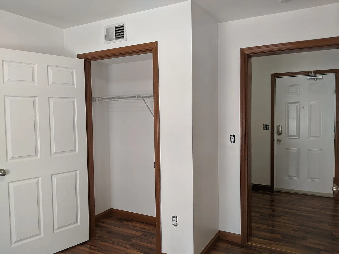 Beautiful Apartment Near Campus — Photo 4