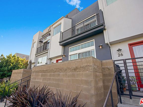 3rd image of 5350 Playa Vista Dr APT 25