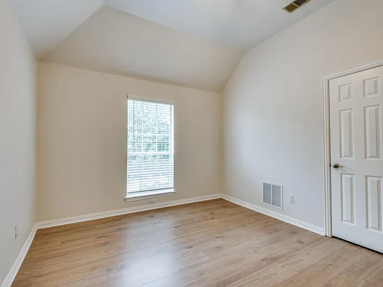 2500 Sir Tristram Ln — Photo 22