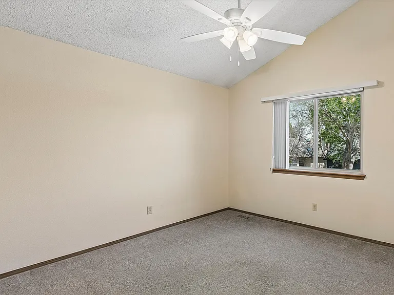 4686 N Wildflowers Way — Photo 12