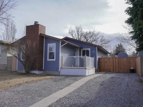 206 NW McGill Blvd W, Lethbridge, AB T1K 4C5