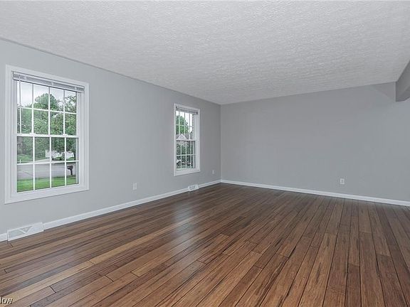 4th image of 14760 Eden Ln