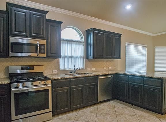 4th image of 4512 Gunnison Dr