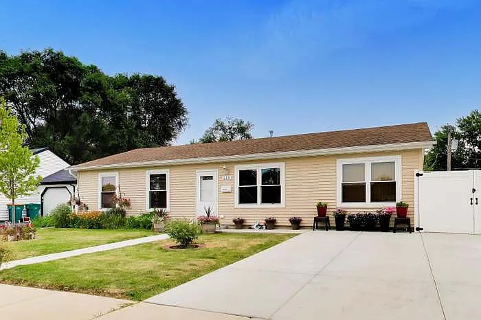 3 bed, 1431 sqft, $2,800 — Photo 1