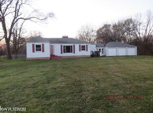 33955 Red Run St, Sterling Heights, MI 48312