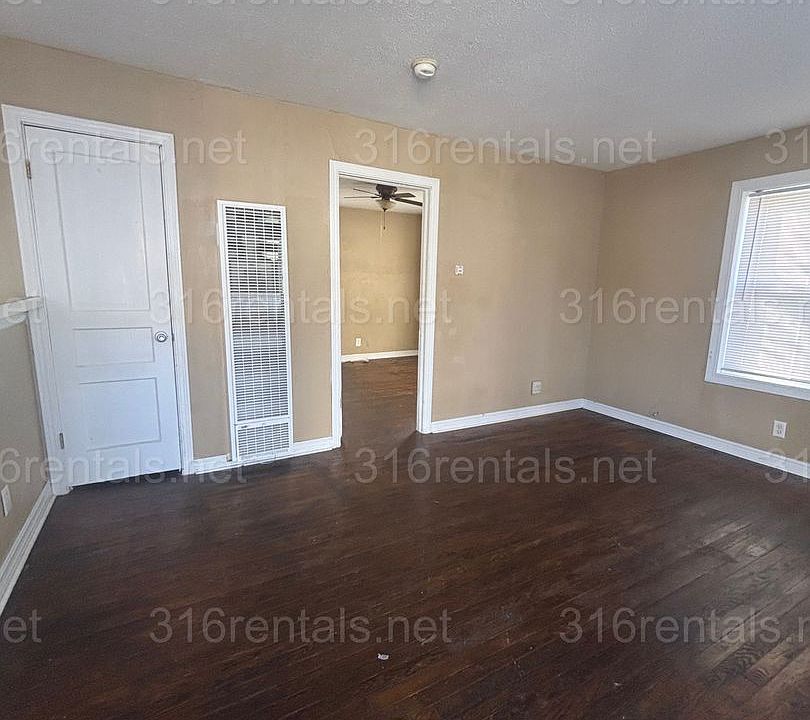 1st image of 906 S High St #916