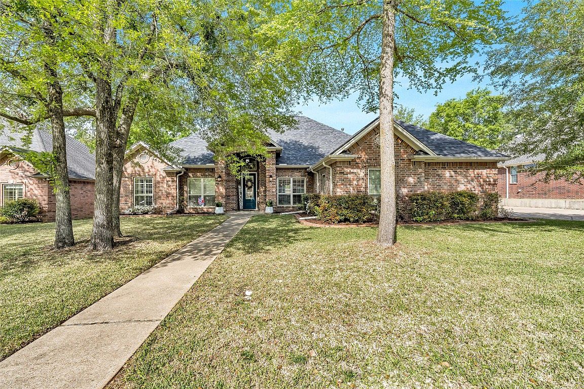 激安超特価 最大80%オフ  1922 Old Oak Dr, Tyler, TX 75703 | Zillow トップス