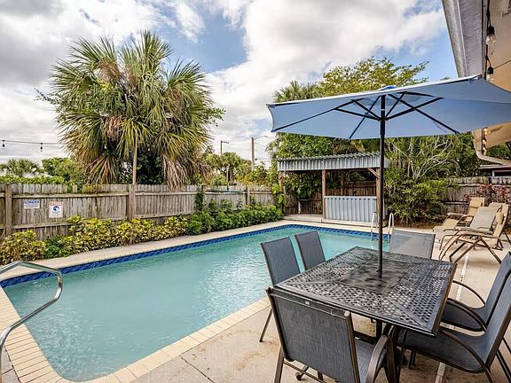 2nd image of 6528 Country Wood Way