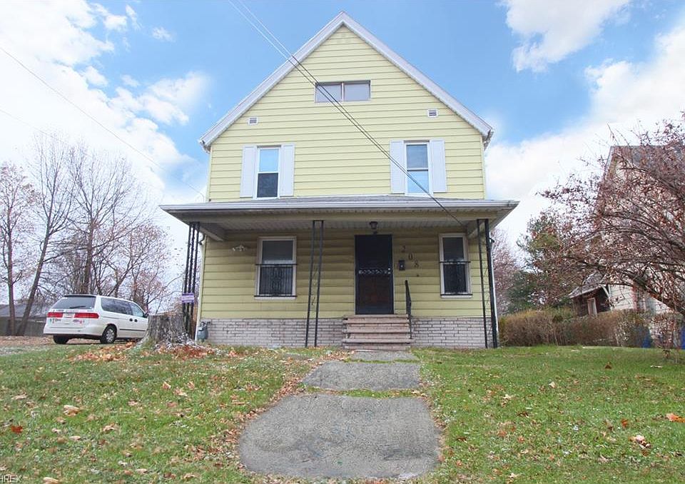 1st image of 208 E 31st St