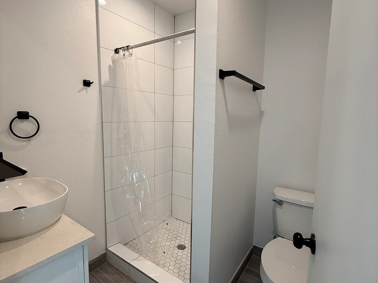 1 bed, 1.5 bath, 400 sqft, $2,000 — Photo 3