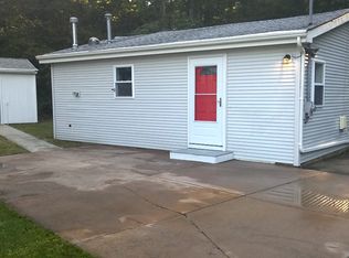 26 Channing St, Warwick, RI 02889