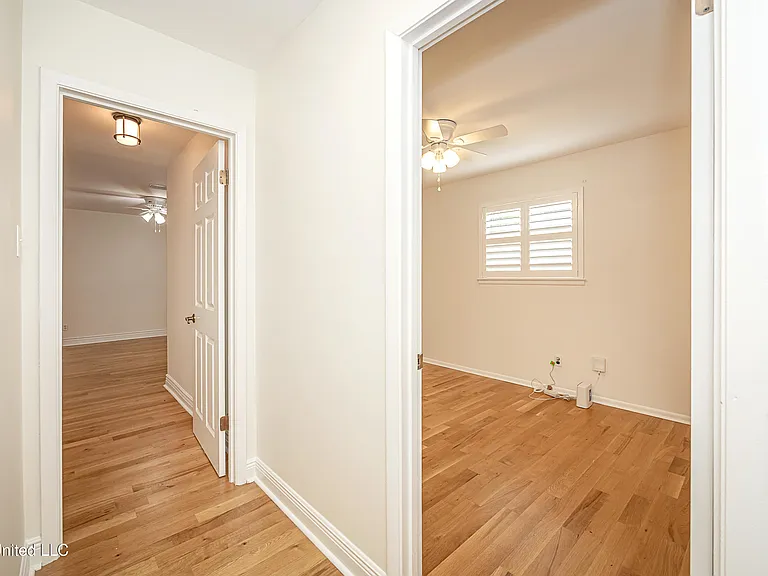 1107 Le Badine Ct — Photo 32